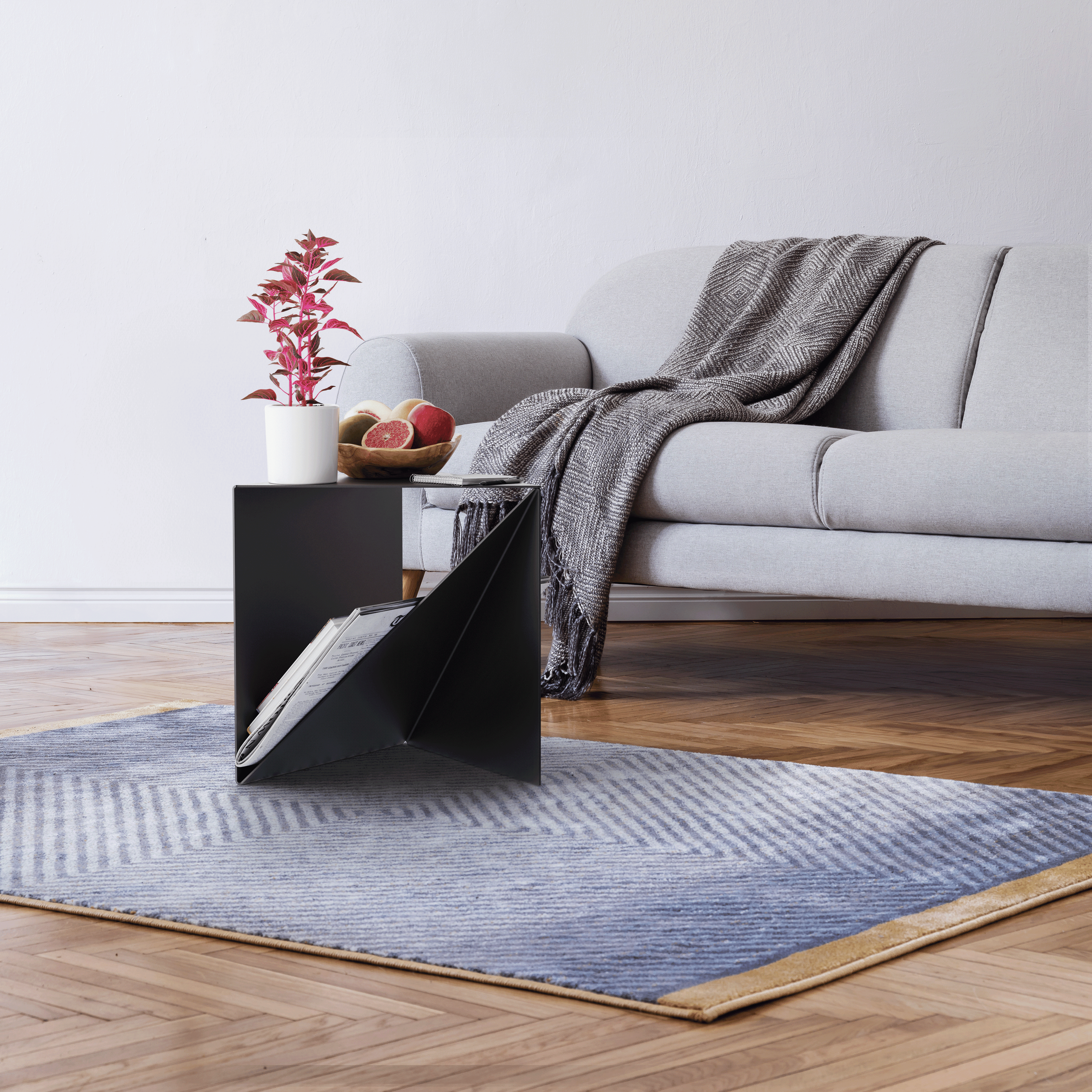 Beistelltisch TROY skulptural in Schwarz, Design Henrik Drecker — Rheinkant